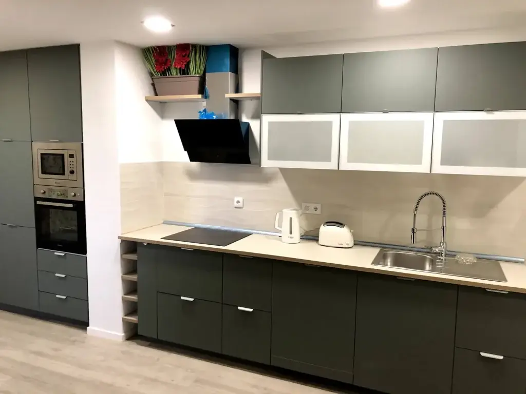 Cozinha nova no apartamento em Quarteira