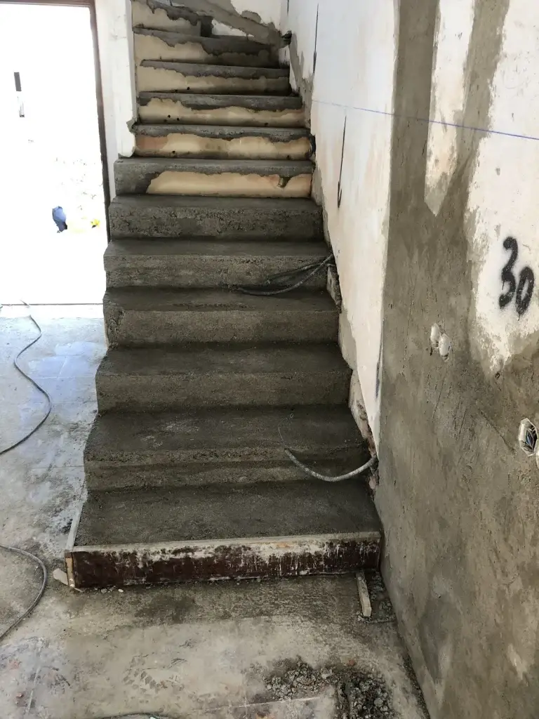 Escada em reconstrução